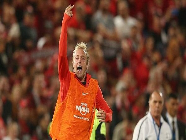 Berita Bola: Salam Dua Jari Corey Brown Yang Mengejutkan