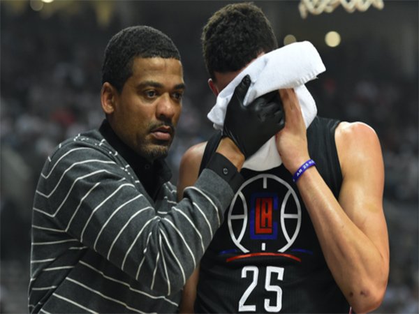 Berita Basket: Clippers Tereleminasi Pertandingan Play Off NBA Oleh Trail Blazers