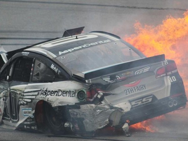 Berita Motorsport: Ada Kecelakaan Besar Lomba NASCAR di Talladega Superspeedway
