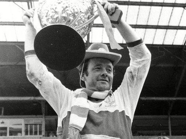 Berita Olahraga Rugby: Legenda Rugby Milward Meninggal Di Usia 68 Tahun