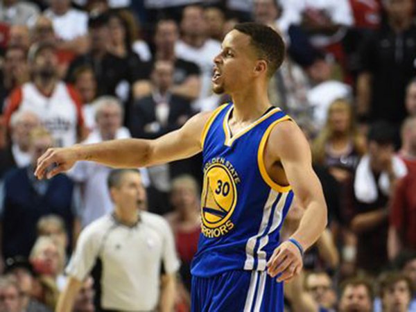 Berita Basket: Cetak 40 Poin, Stephen Curry Bawa Kemenangan Game 4 Atas Blazers