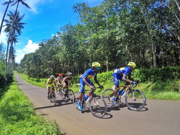 Berita Balap Sepeda: Pembalap Spanyol Merajai Etape Dua Tour de Ijen Banyuwangi 2016