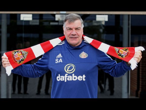 Berita Liga Inggris: Allardyce Sambut Sunderland Selamat dari Degradasi
