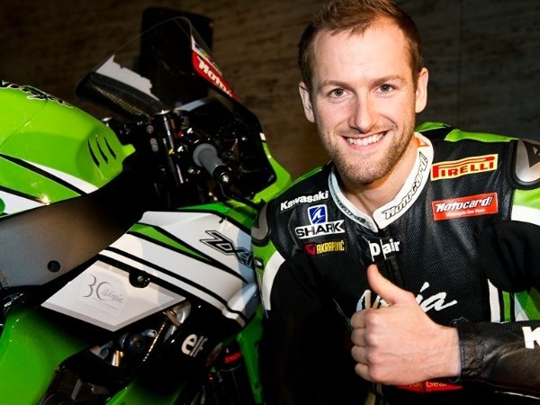 Berita Superbike: Tom Sykes Menang Di World Superbike 2016