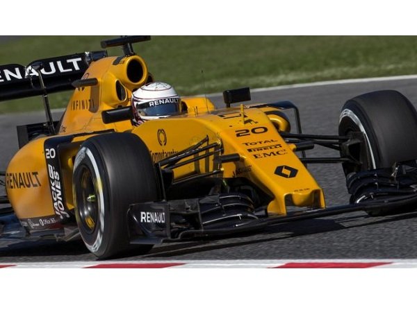 Berita F1 : Magnussen Kena Penalty Setelah Tabrak Palmer