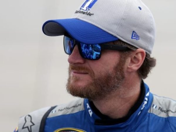 Berita Nascar: Beban Berat Bagi Dale Earnhardt Jr.