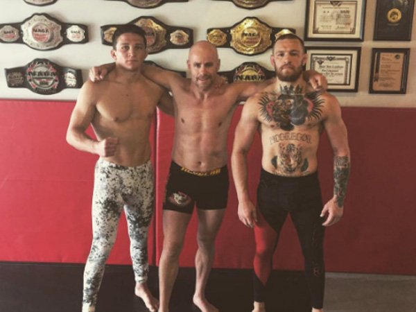 Berita UFC: Ini Kegiatan McGregor Saat Batal Ikut UFC 200