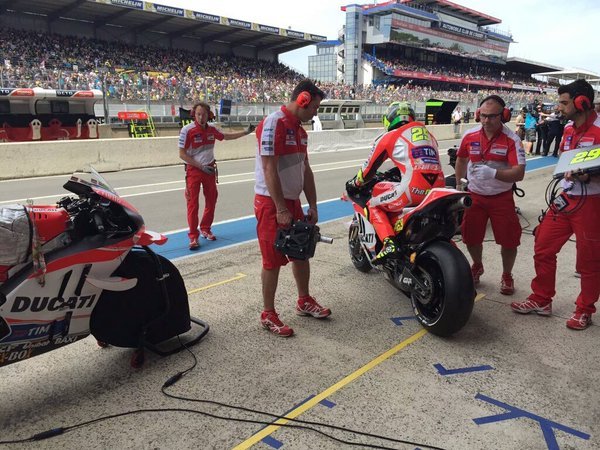 Berita MotoGP: Meski Mendominasi di Latihan Bebas, Iannone Harus Puas Mengawali GP Mugello dari Posisi Ketiga