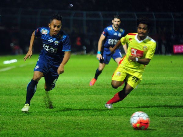 Berita Arema: Badai Cedera Pemain Arema Cronus Di Indonesia Soccer Championship 2016