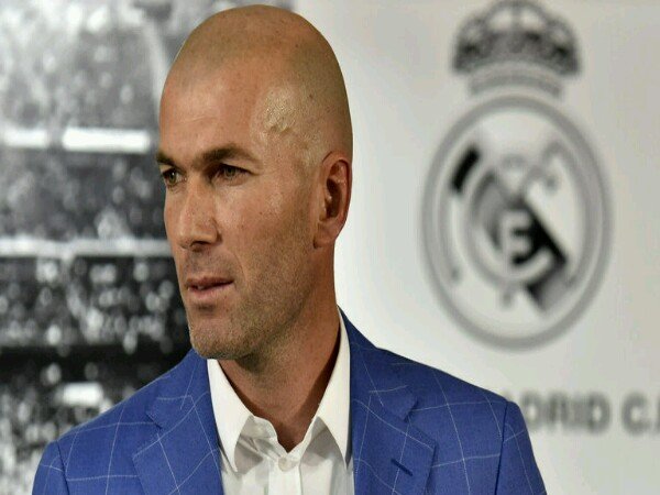 Berita Bola: Zinedine Zidan Akan Dipecat Musim Depan