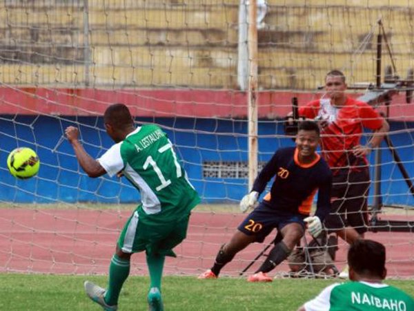 Berita Torabika Soccer Championship 2016: Gagal Kalahkan PSM Makassar, Begini Dalih Abduh Lestaluhu