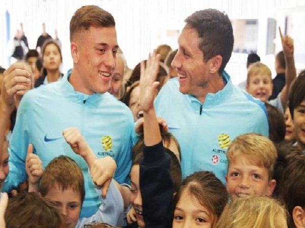 Berita Bola: Mark Milligan Menimbang Masa Depan Klubnya
