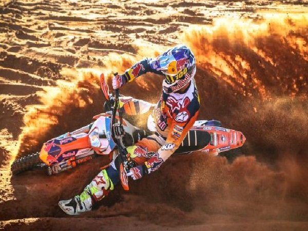 Berita F1: Toby Price atasi kedua kelas mobil dan sepeda