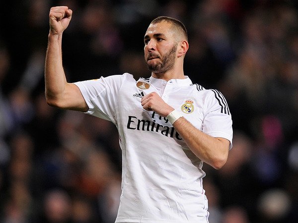 Berita Sepakbola: Eric Cantona Pasang Badan Untuk Karim Benzema