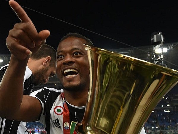 Berita Liga Italia: Juventus akan berikan Patrice Evra tugas baru di musim depan
