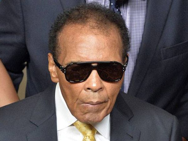 Berita Tinju: Muhammad Ali Dilarikan Ke Rumah Sakit, Ini Kata Netizen