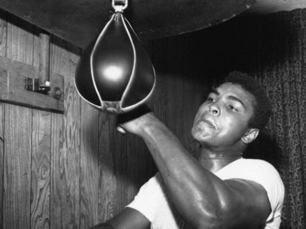 Berita Tinju: Muhammad Ali, Meninggal Dunia di Usia 74 Tahun
