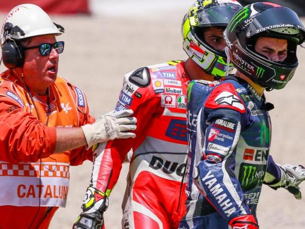 Berita MotoGP: Lorenzo Bertanya-tanya Pada Iannone