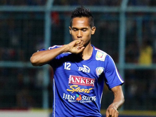 Berita Sepak Bola: Perasaan Hendro Siswanto Yang Belum Bisa Turun Saat Lawan PSM