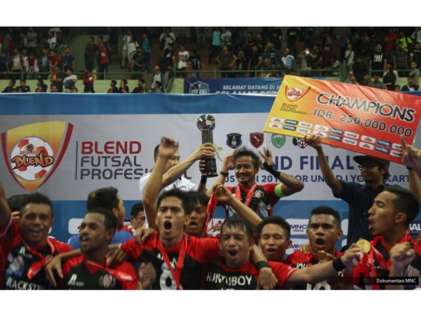 Berita Futsal: Black Steel Kampiun Blend Futsal Profesional 2016 