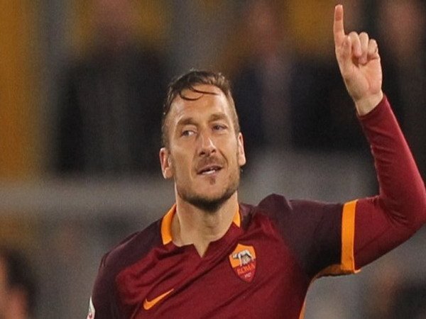 Berita Liga Italia: Francesco Totti Perpanjang Kontrak Di AS Roma