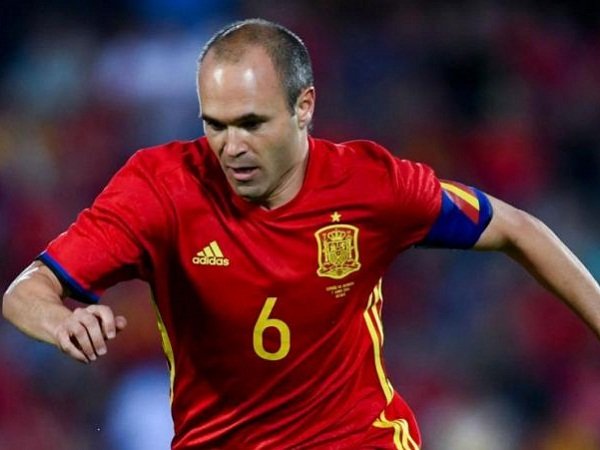 Berita Piala Eropa: Andres Iniesta rindukan Xavi Hernandez & Xabi Alonso