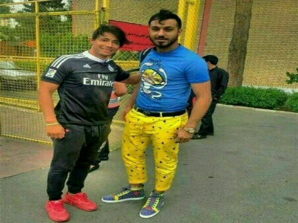 Berita Sepak Bola: Penjaga Gawang Iran Dilarang Bermain Karena Gunakan Celana Mirip Spongebob