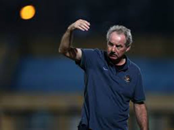 Berita Sepak Bola: Riedl Kembali Tukangi Timnas Indonesia