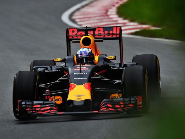 Berita F1: Daniel Ricciardo Berharap Bisa Kalahkan Ferrari