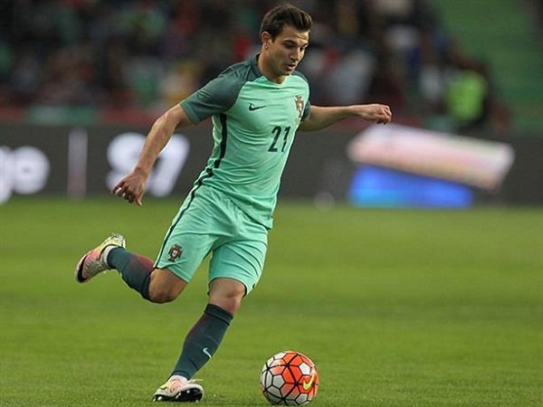 Berita Transfer: Cedric Soares tersanjung dikaitkan dengan Barcelona