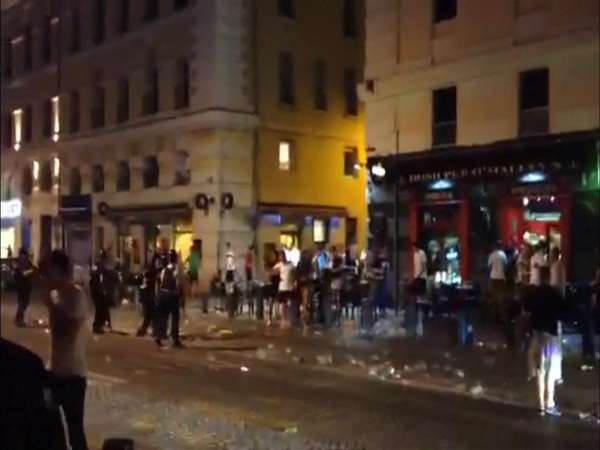 Berita Piala Eropa 2016: Sejumlah Supporter Inggris Dilarikan Ke Rumah Sakit di Marseille