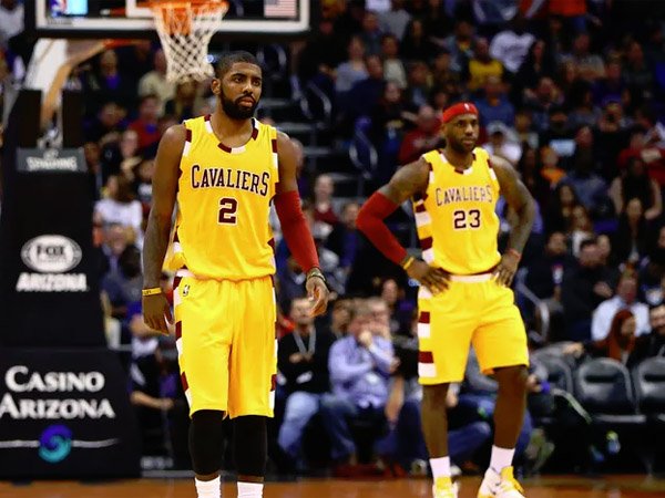 Berita Basket: James & Irving Membuat Cavaliers Perpanjang Asa