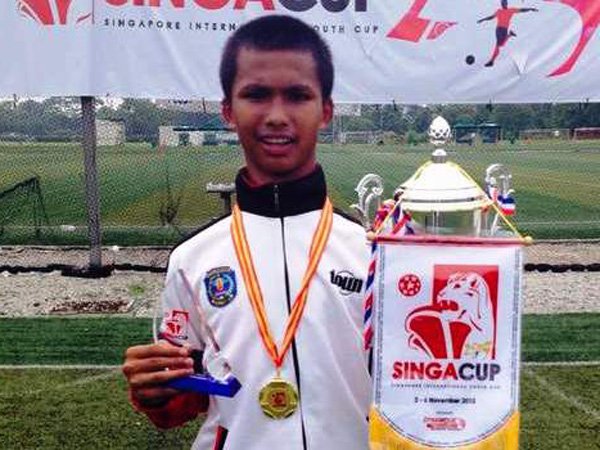 Berita Sepakbola: Bryan Mirip Rio di F1, Sibuk Cari Sponsor Kumpulkan Dana