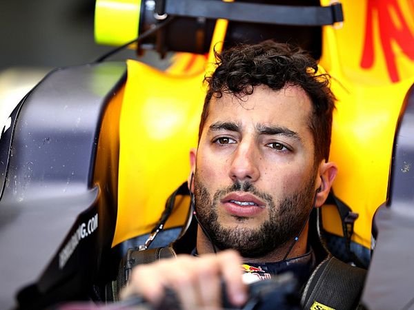 Berita F1: Daniel Ricciardo Tak Suka Pesimistis Dari Helmut Marko