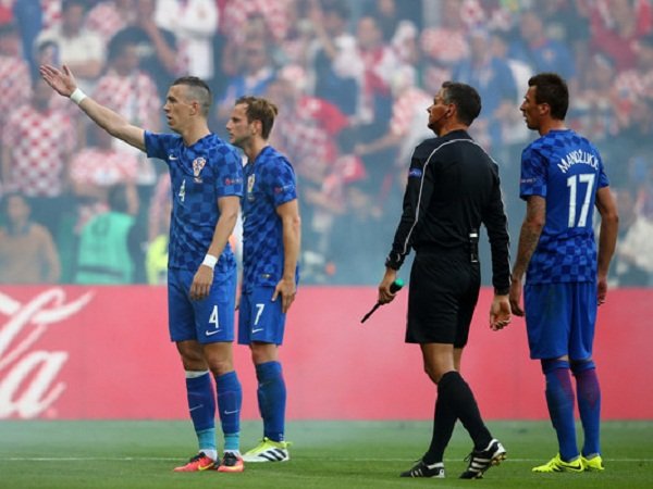 Berita Piala Eropa: Ivan Rakitic meminta maaf atas ulah suporter Kroasia