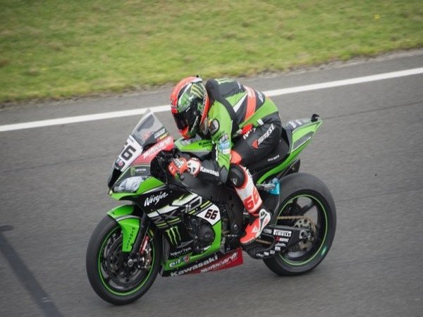 Berita WSBK: Tom Sykes Raih Pole Position Sirkuit Misano dan Catatkan Rekor Lap baru