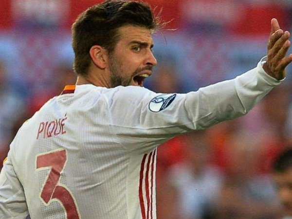 Berita Piala Eropa: Gerard Pique berbicara soal gestur ofensif di lagu kebangsaan Spanyol