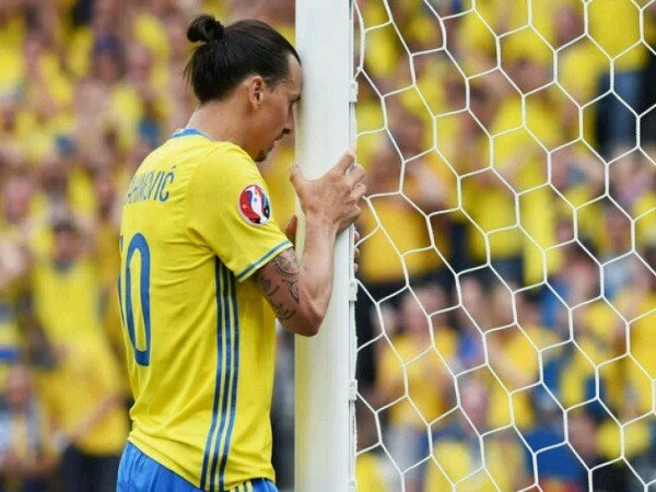 Berita Piala Eropa: Zlatan Ibrahimovic Akan Pensiun Usai Piala Eropa 2016