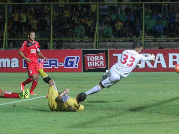 Berita TSC 2016: Nil Maizar Berharap Mantan Kiper Sriwijaya ini Bermain Konsisten