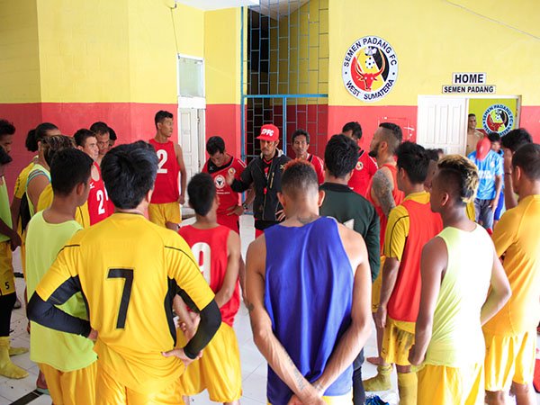 Berita TSC 2016 : Preview Semen Padang vs PS TNI, Misi Sapu Bersih Laga Kandang