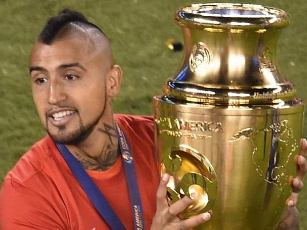 Berita Copa America Centenario: Arturo Vidal banggakan prestasi Cile di generasi ini