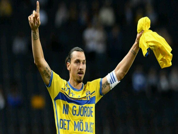 Berita Transfer: Ibrahimovic Selesaikan Kepindahannya ke Manchester United Juli Nanti