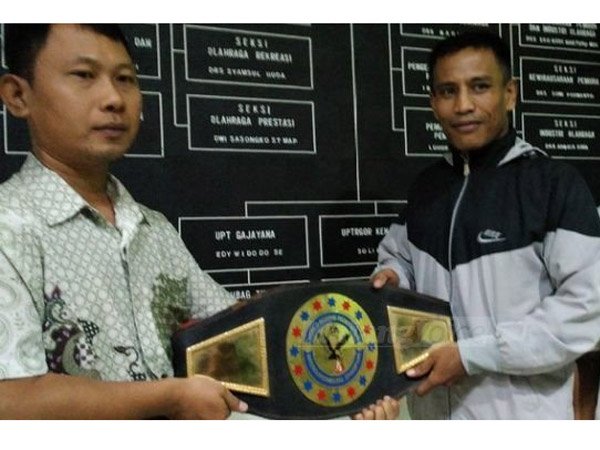 Berita Tinju: Museum Olahraga Nasional Tambah Koleksi Dua Sabuk Kemenangan Tinju