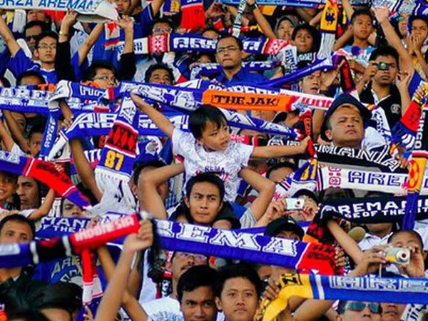 Berita Sepakbola: 5 Suporter Terbesar Paling Fanatik di Indonesia