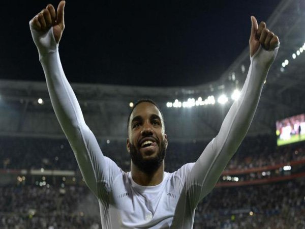 Berita Transfer: Alexandre Lacazette Tak Akan Tinggalkan Lyon