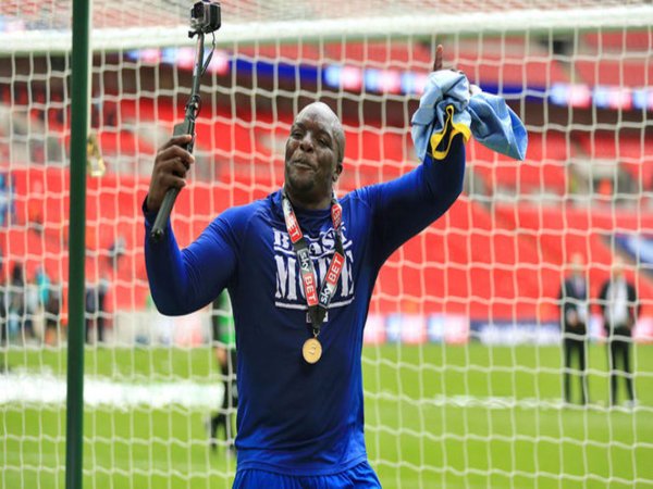 Berita Transfer: Akinfenwa Tinggalkan AFC Wimbledon 