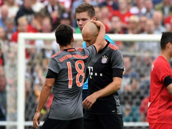 Berita Sepak Bola: Robben Harus Absen Selama Enam Minggu