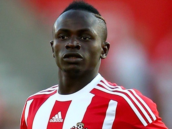 Berita Sepak Bola: Demi Liverpool, Sadio Mane Tolak Tawaran Manchester United