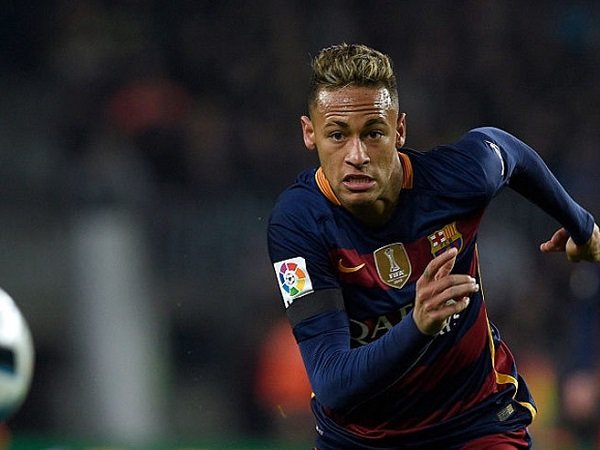 Berita Sepakbola: Neymar Gerah Kebiasaan Pesta dan Kehidupan Malamnya Dipermasalahkan