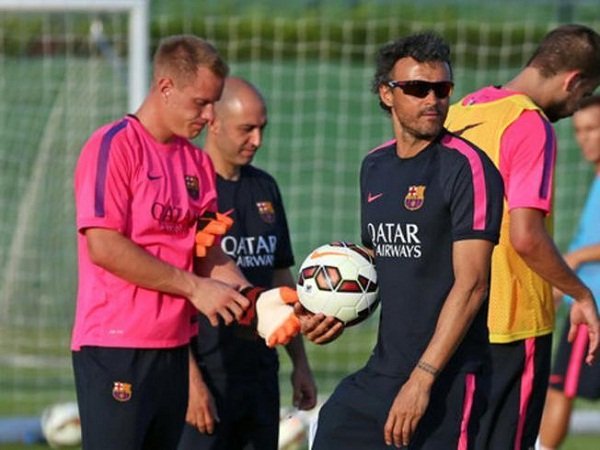 Berita Transfer Pemain: Enrique Tak Khawatir dengan Ancaman Ter Stegen